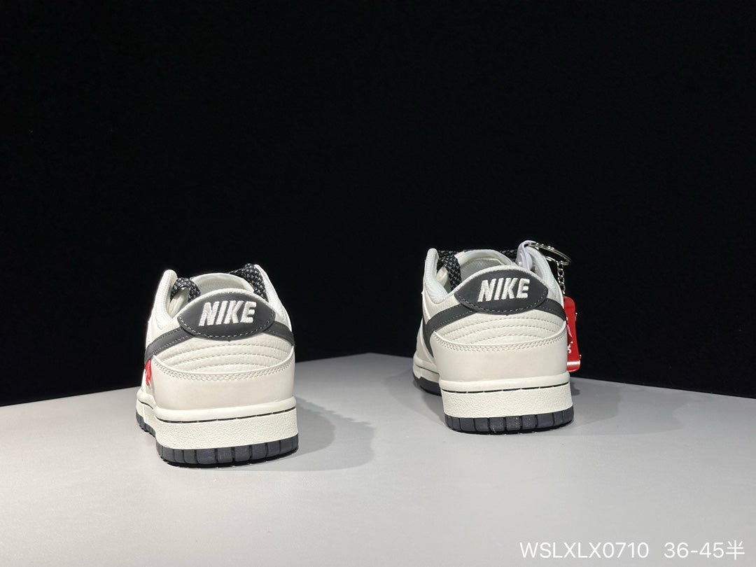 Supreme × Nike SB Dunk Low White 28.5 Supreme x Nike SB Dunk Low White Metallic Silver HQ8487-100