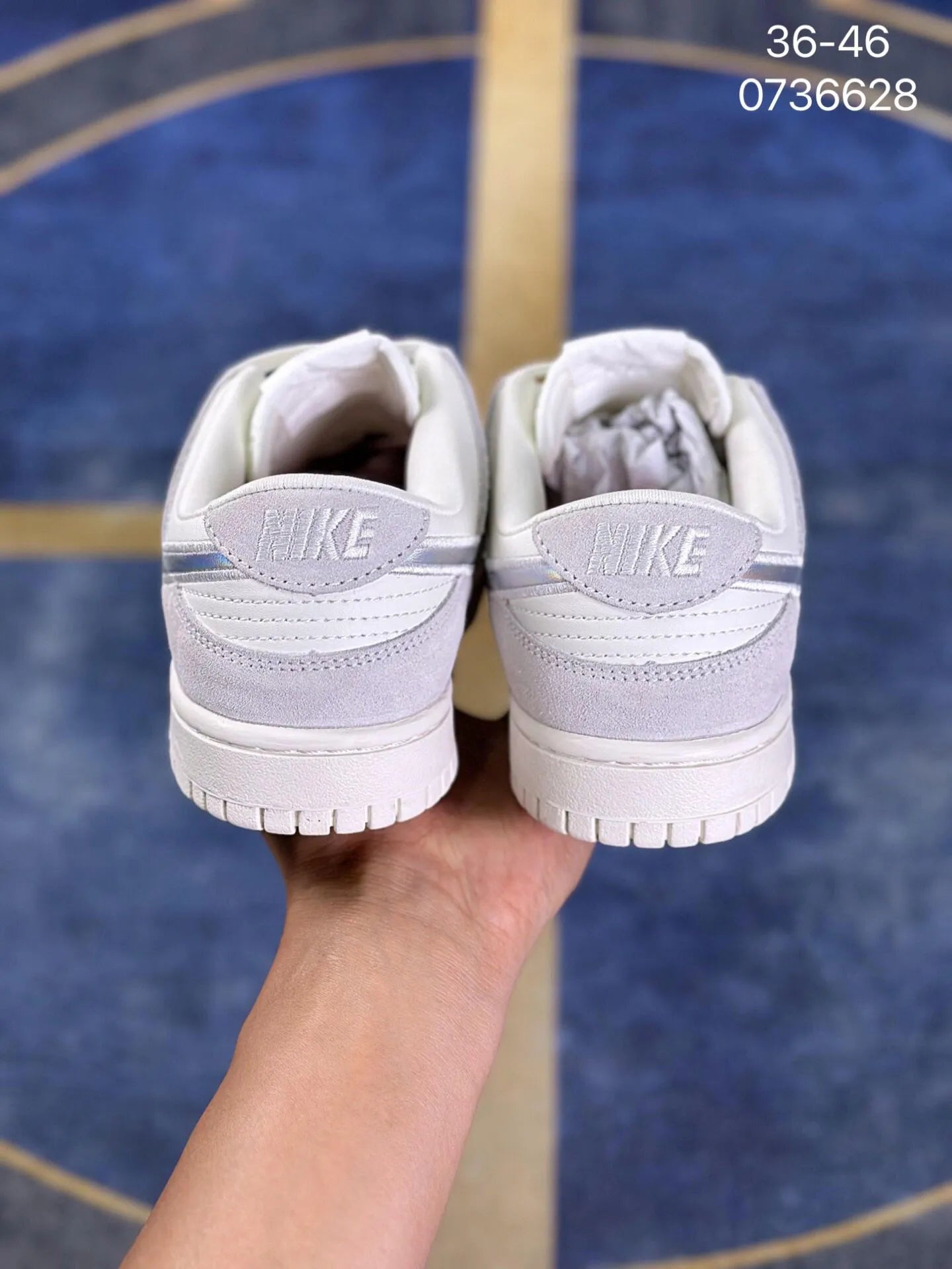 Edição ESPECIAL Dunk Low "Iridescent Swoosh"