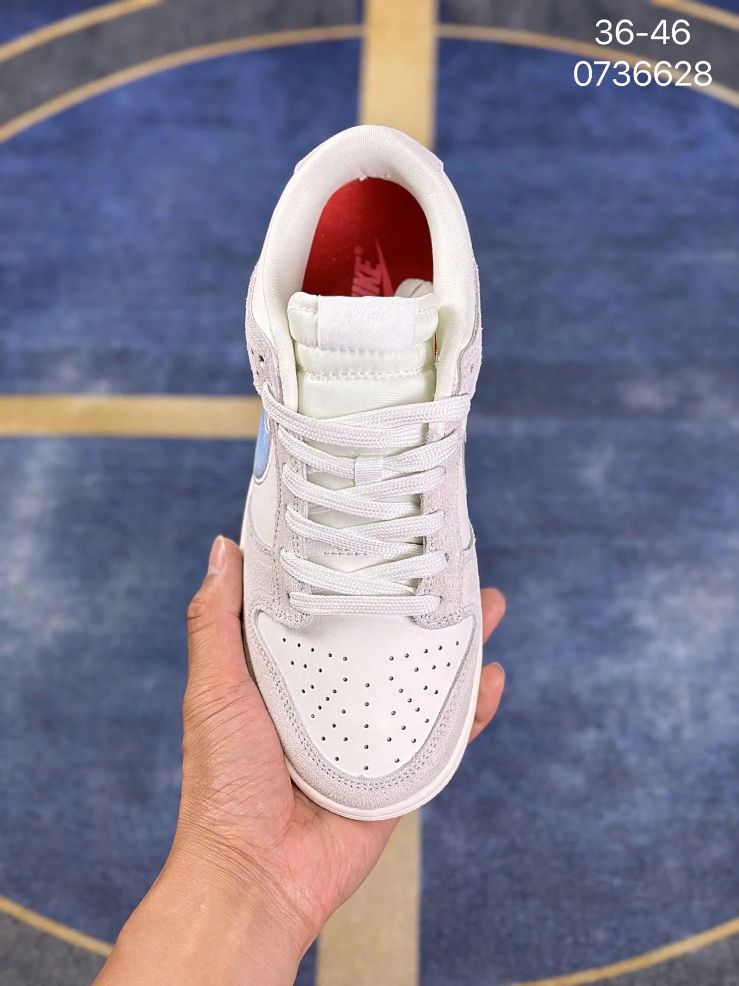 Edição ESPECIAL Dunk Low "Iridescent Swoosh"